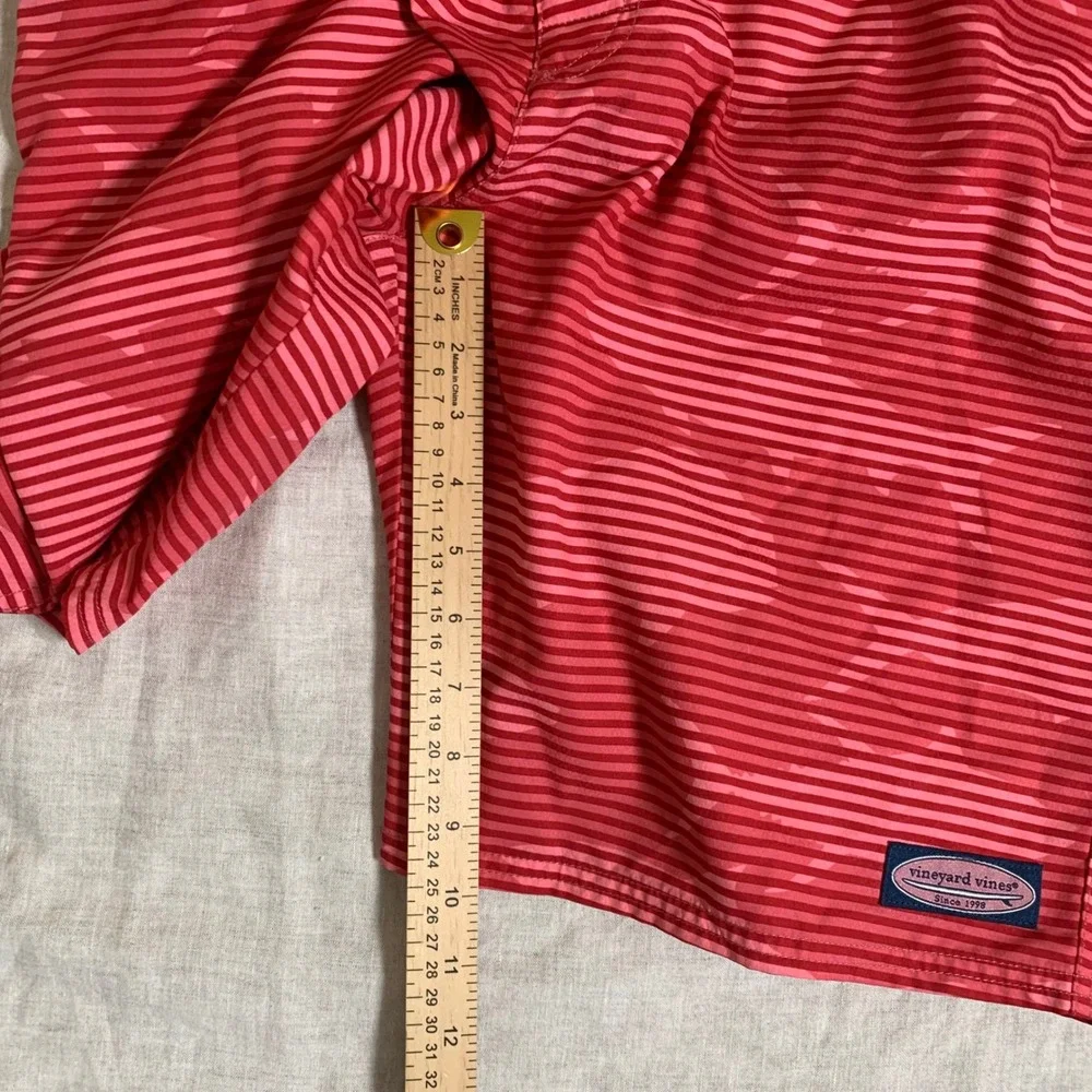 Vineyard Vines Board Shorts Mens 35 Red Striped Shark Excellent Performance Swim